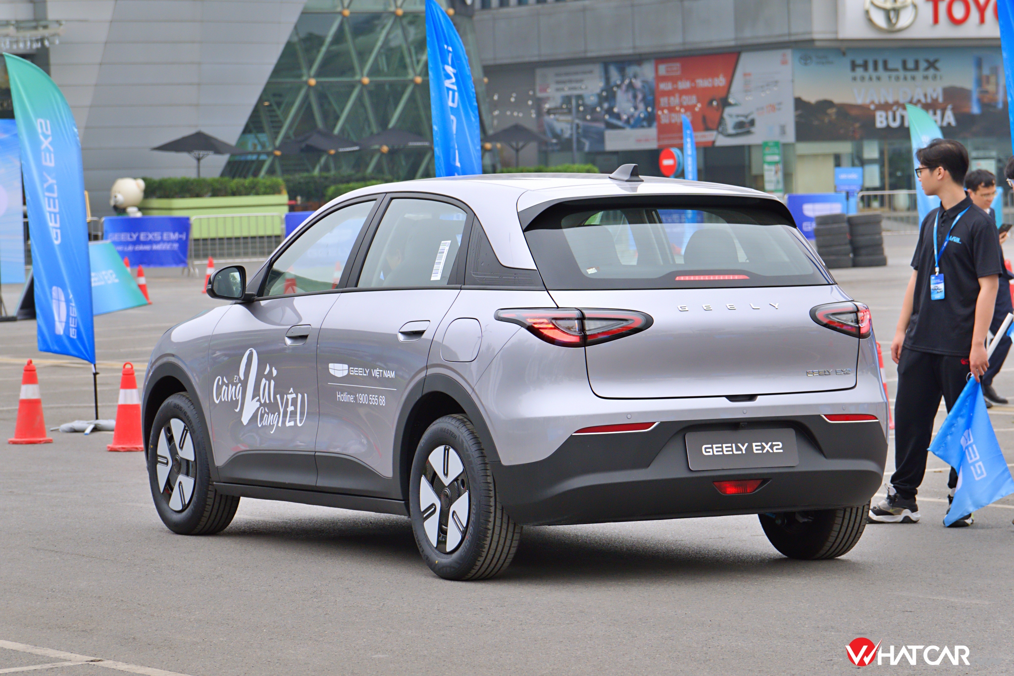 NGOẠI THẤT TỔNG THỂ CỦA GEELY EX2